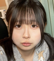 女性,ポニーテール,前髪,部屋,パジャマ